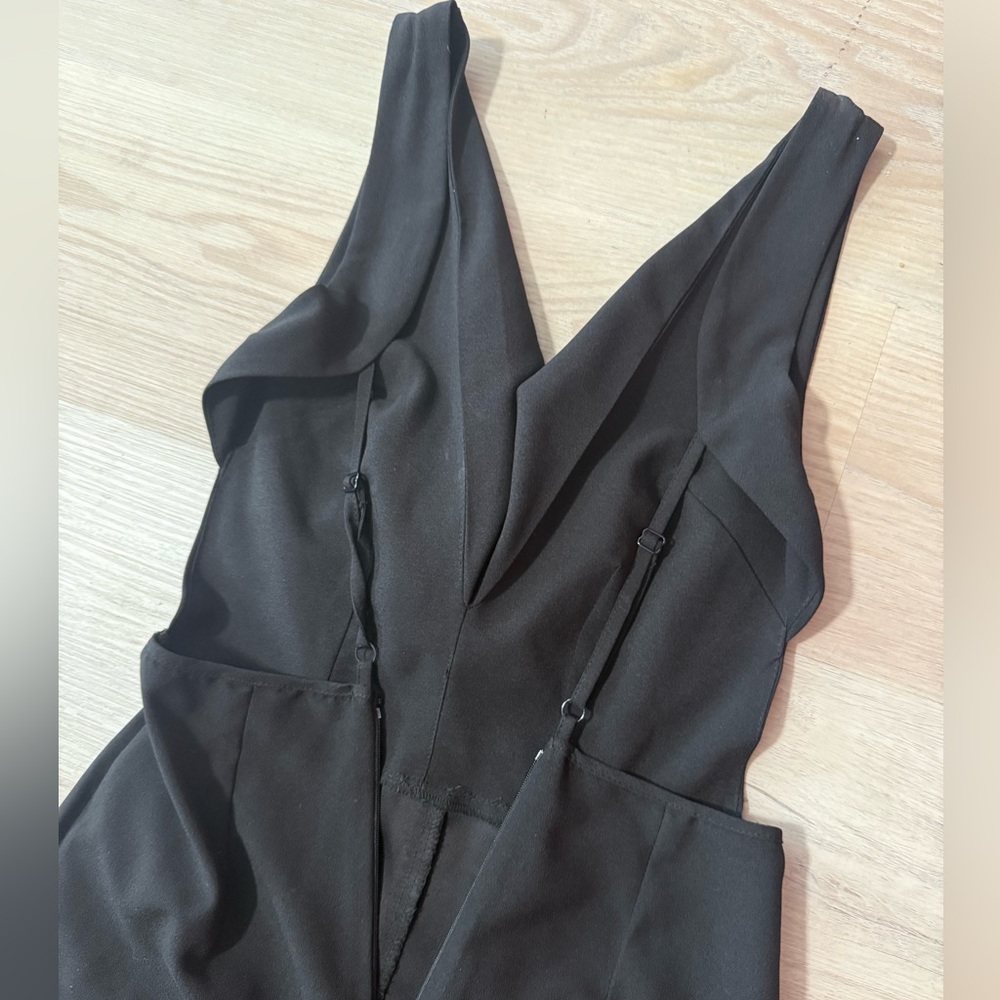 Backless Black Wide Leg Jumpsuit Size 0 Petite - Picture 4 of 7